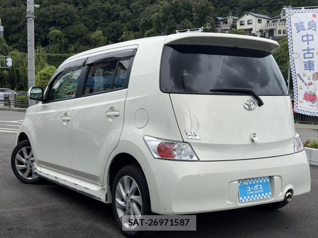 Toyota BB 2011-08 8753366-2