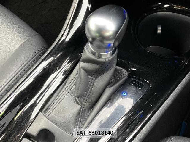 Toyota C-HR 2017-08 8752218-12