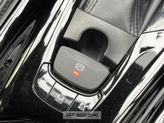Toyota C-HR 2017-08 8752218-13