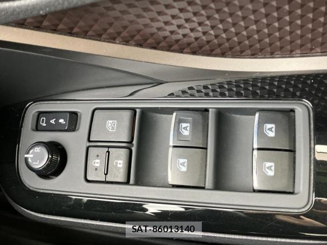Toyota C-HR 2017-08 8752218-17