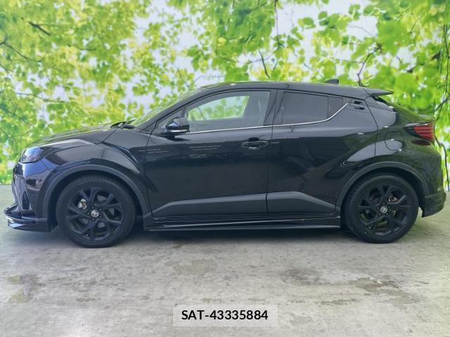 Toyota C-HR 2022-12 8754351-1