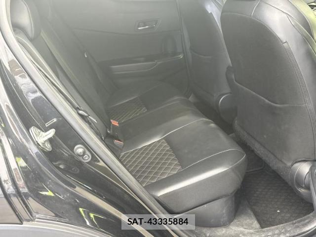 Toyota C-HR 2022-12 8754351-4