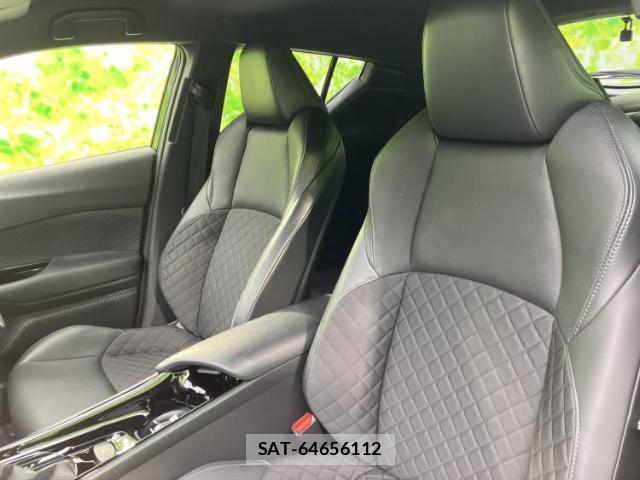 Toyota C-HR 2022-03 8754359-5