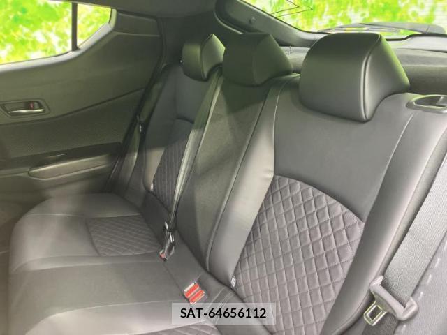 Toyota C-HR 2022-03 8754359-6