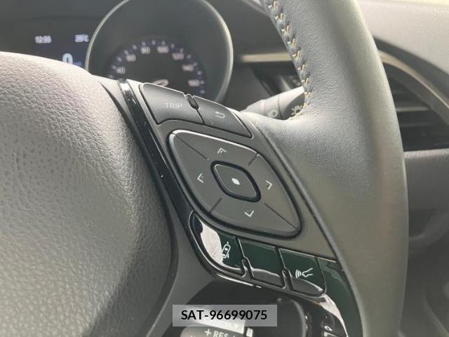Toyota C-HR 2023-01 8754365-15