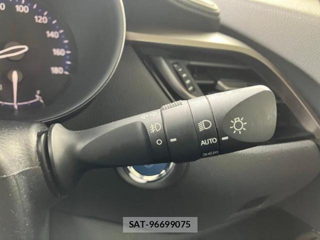 Toyota C-HR 2023-01 8754365-17