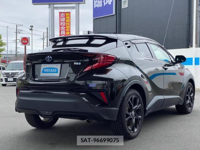 Toyota C-HR 2023-01 8754365-2