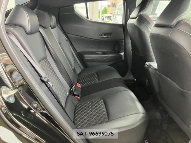 Toyota C-HR 2023-01 8754365-5
