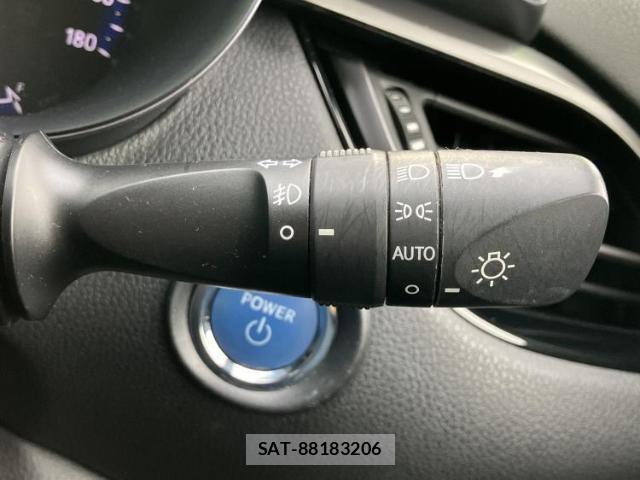 Toyota C-HR 2017-10 8754408-15