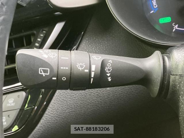 Toyota C-HR 2017-10 8754408-16