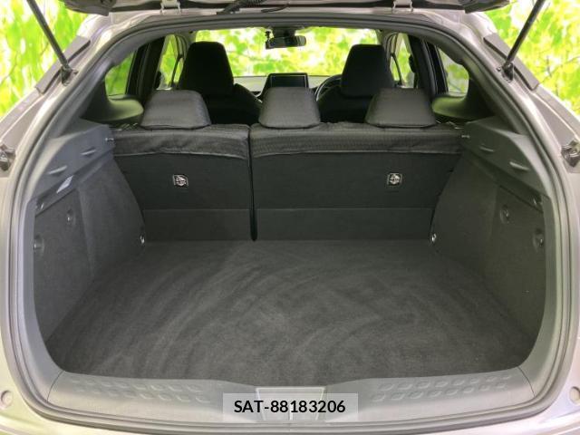 Toyota C-HR 2017-10 8754408-7