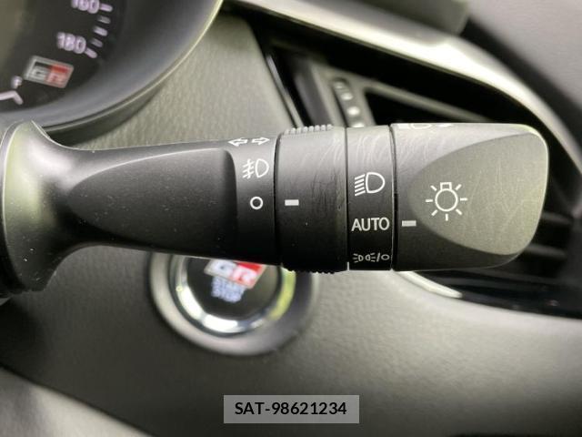 Toyota C-HR 2021-06 8754680-13