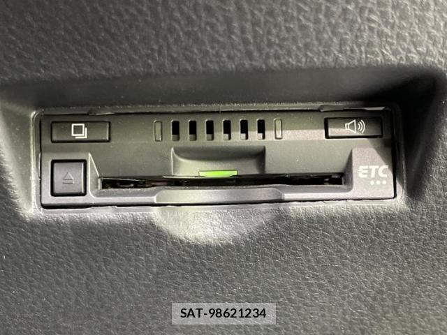 Toyota C-HR 2021-06 8754680-16