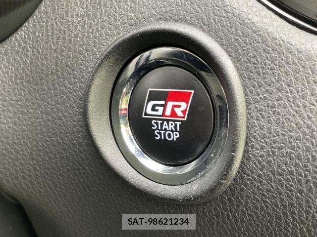 Toyota C-HR 2021-06 8754680-17