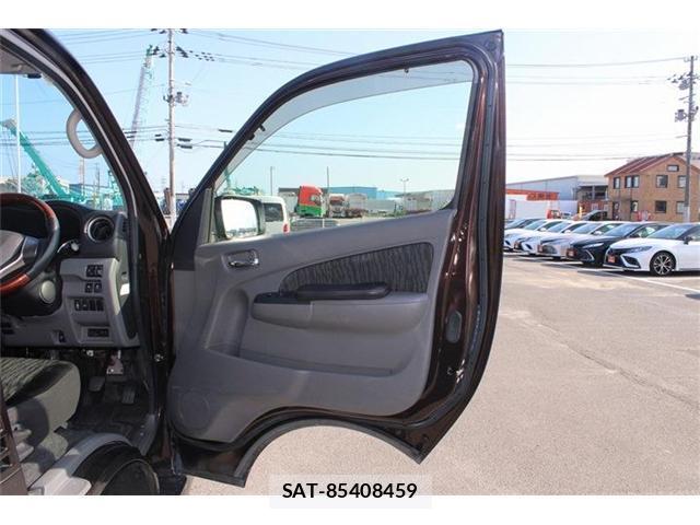 Nissan Caravan 2018-05 8753908-17