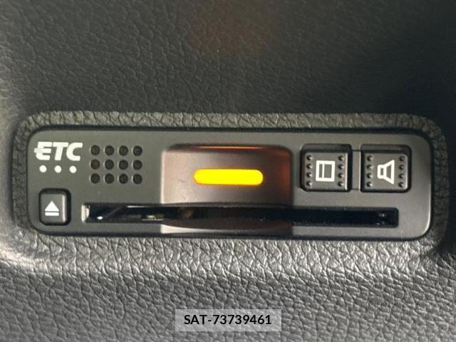 Honda CIVIC 2018-03 8753790-17