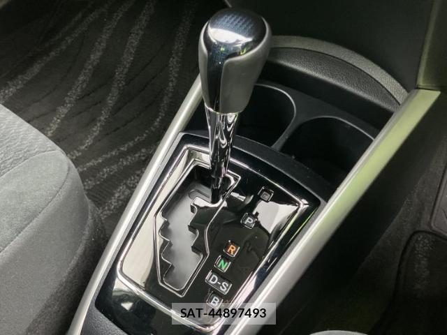 Toyota COROLLA AXIO 2017-10 8752220-14
