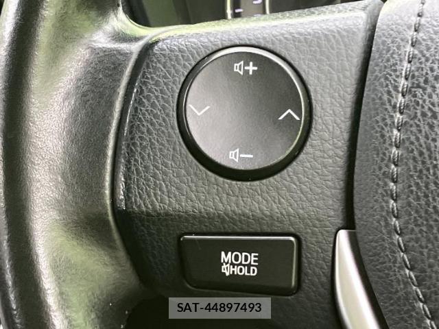 Toyota COROLLA AXIO 2017-10 8752220-16