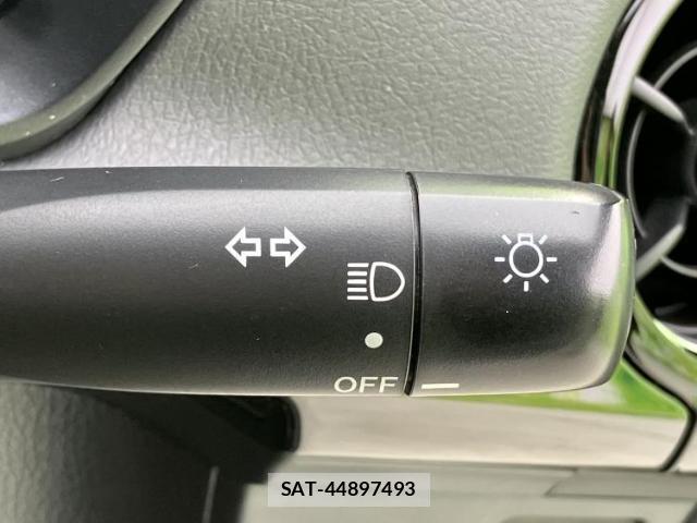 Toyota COROLLA AXIO 2017-10 8752220-17