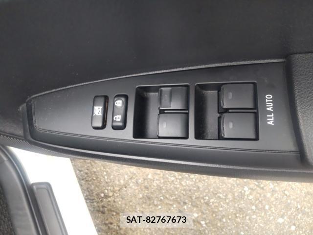 Toyota COROLLA AXIO 2023-08 8752608-13