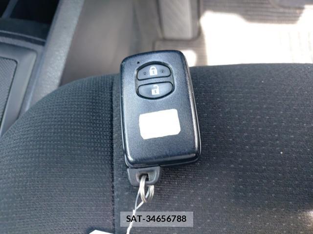 Toyota COROLLA AXIO 2021-08 8752662-14