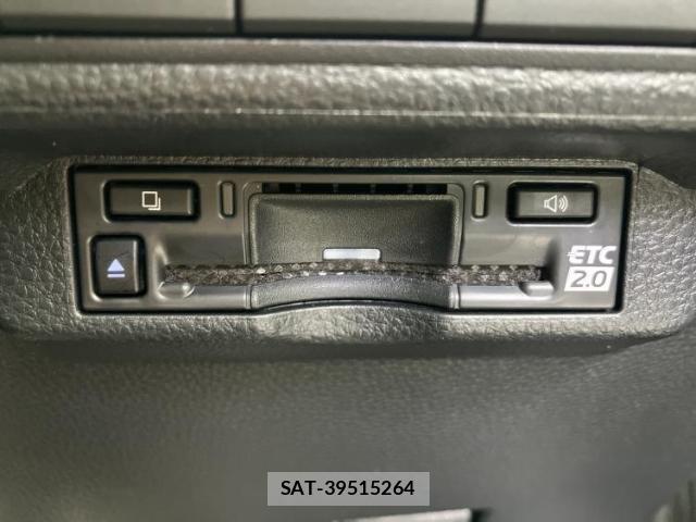 Toyota COROLLA TOURING 2025-03 8754373-17