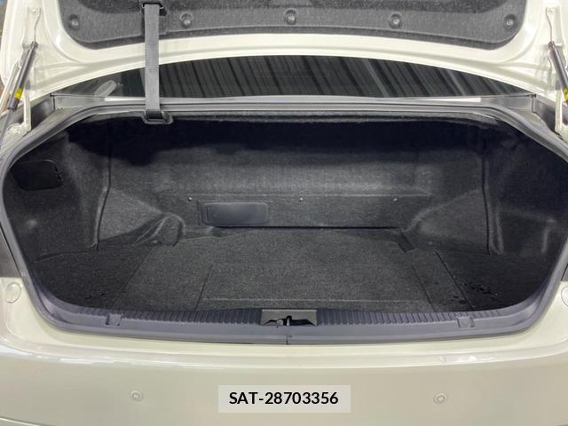 Toyota CROWN HYBRID 2014-03 8752820-10