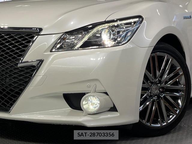 Toyota CROWN HYBRID 2014-03 8752820-11