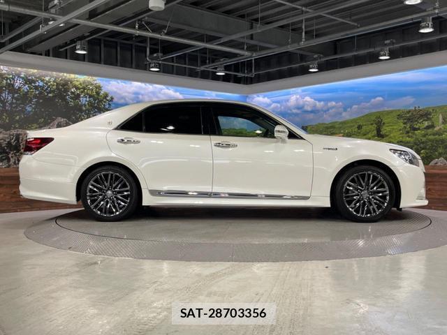 Toyota CROWN HYBRID 2014-03 8752820-16