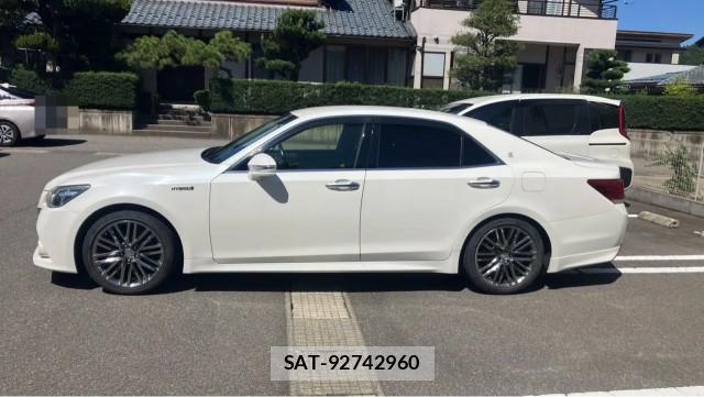 Toyota CROWN HYBRID 2013-02 8753571-10