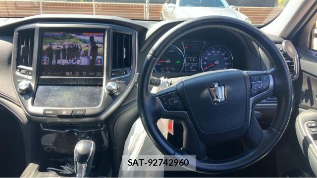 Toyota CROWN HYBRID 2013-02 8753571-16