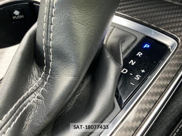 Toyota CROWN HYBRID 2019-03 8754697-16