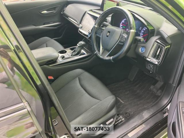 Toyota CROWN HYBRID 2019-03 8754697-3