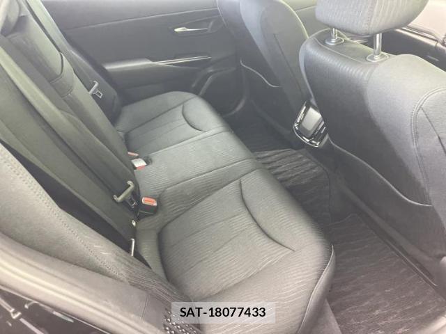 Toyota CROWN HYBRID 2019-03 8754697-4