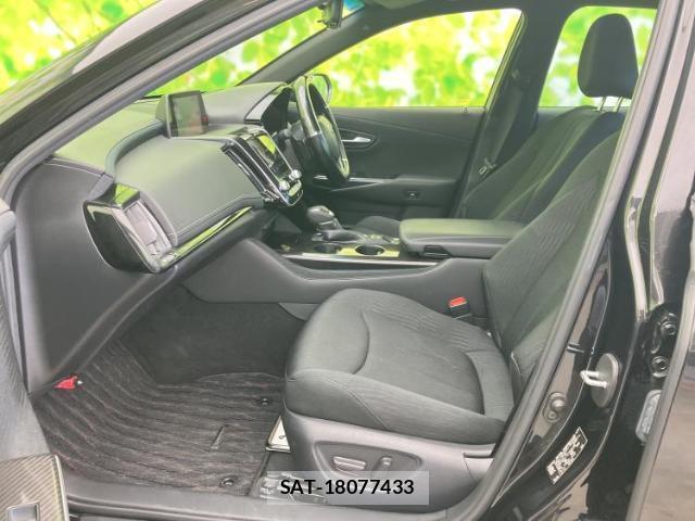 Toyota CROWN HYBRID 2019-03 8754697-5