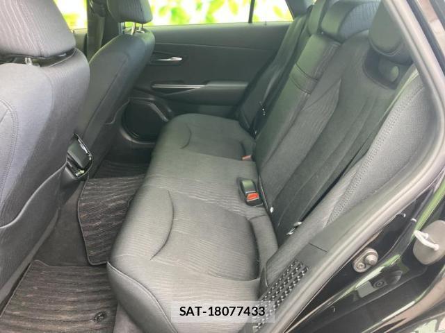 Toyota CROWN HYBRID 2019-03 8754697-6