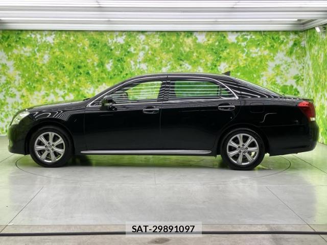 Toyota CROWN MAJESTA 2013-06 8754497-1