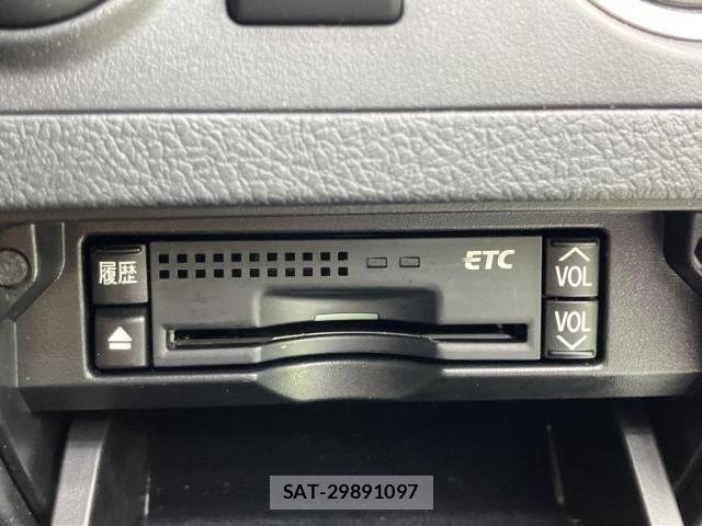 Toyota CROWN MAJESTA 2013-06 8754497-17