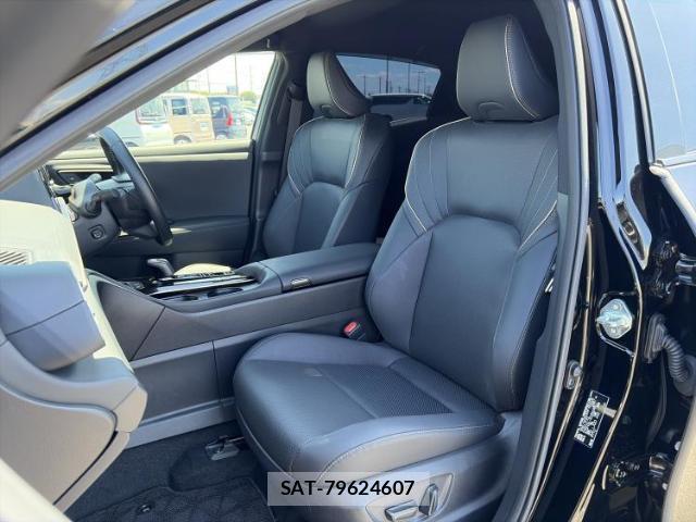 Toyota CROWN 2024-11 8752583-5