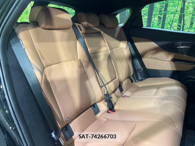 Toyota CROWN 2024-11 8752703-9