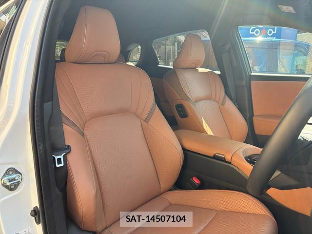 Toyota CROWN 2025-09 8754322-17