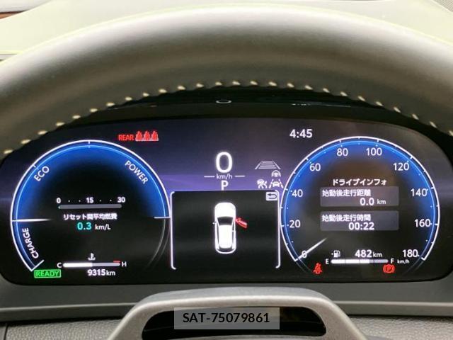 Toyota CROWN 2024-10 8754517-12