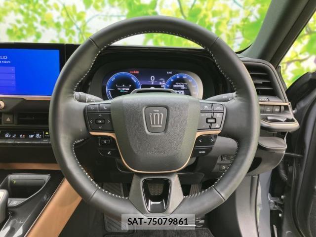 Toyota CROWN 2024-10 8754517-13
