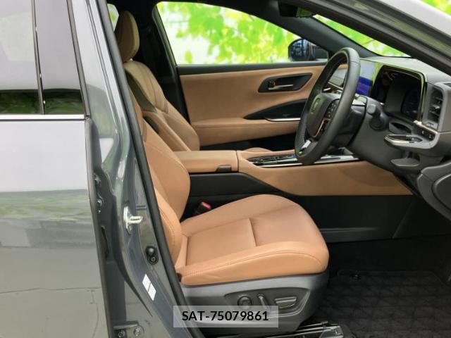 Toyota CROWN 2024-10 8754517-3