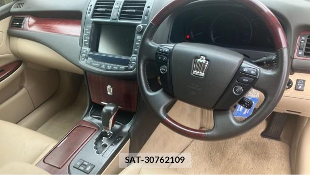 Toyota CROWN 2009-04 8753572-2