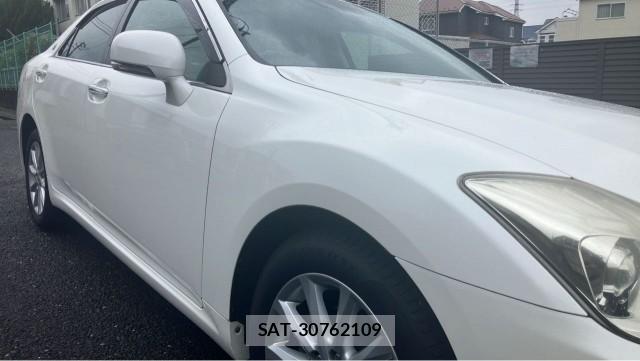 Toyota CROWN 2009-04 8753572-3