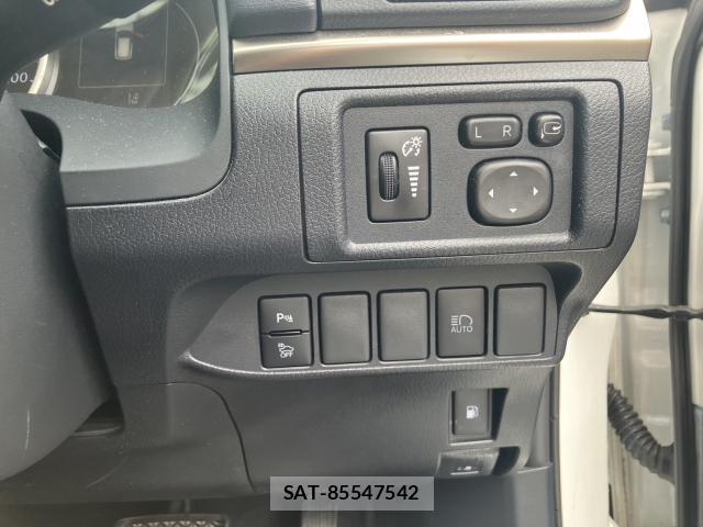 Lexus CT 2019-03 8753373-10