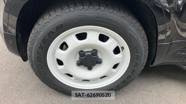 Land Rover DEFENDER 2024-06 8753608-8