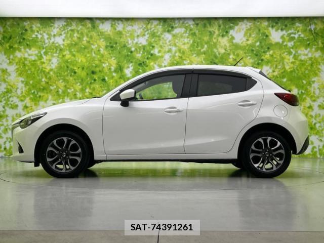Mazda DEMIO 2015-08 8754445-1