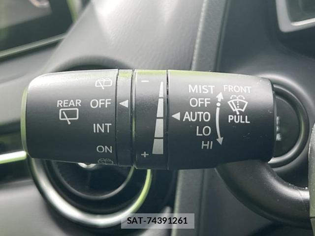 Mazda DEMIO 2015-08 8754445-13